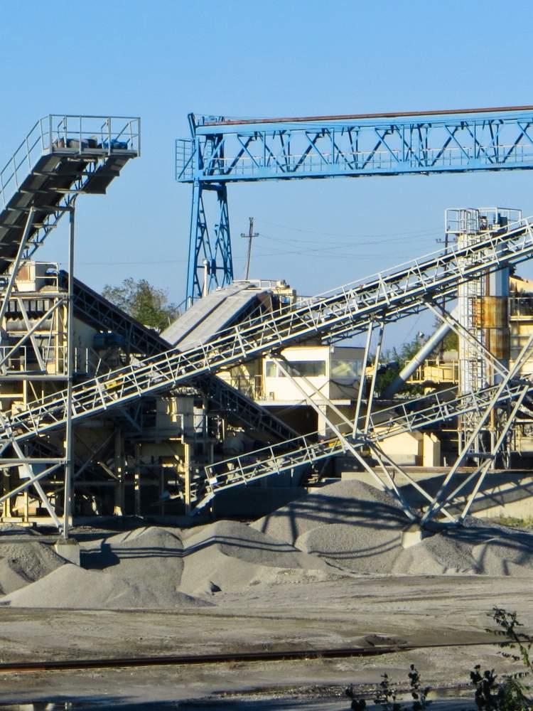 Construction and Building: Crushers and screening plants
